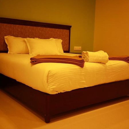Hotel Temple Plaza Kochi Chottanikara Exteriér fotografie