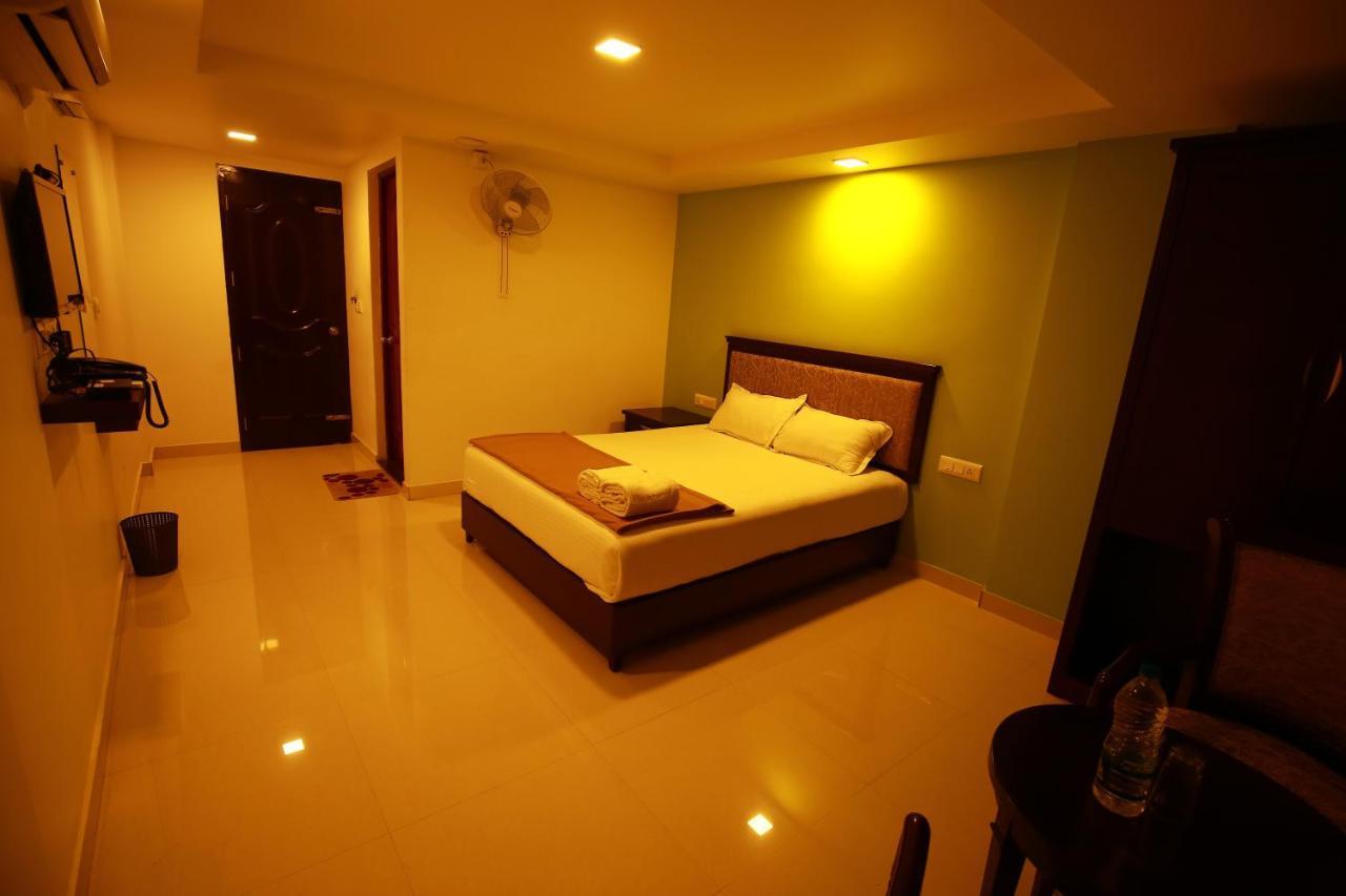 Hotel Temple Plaza Kochi Chottanikara Exteriér fotografie